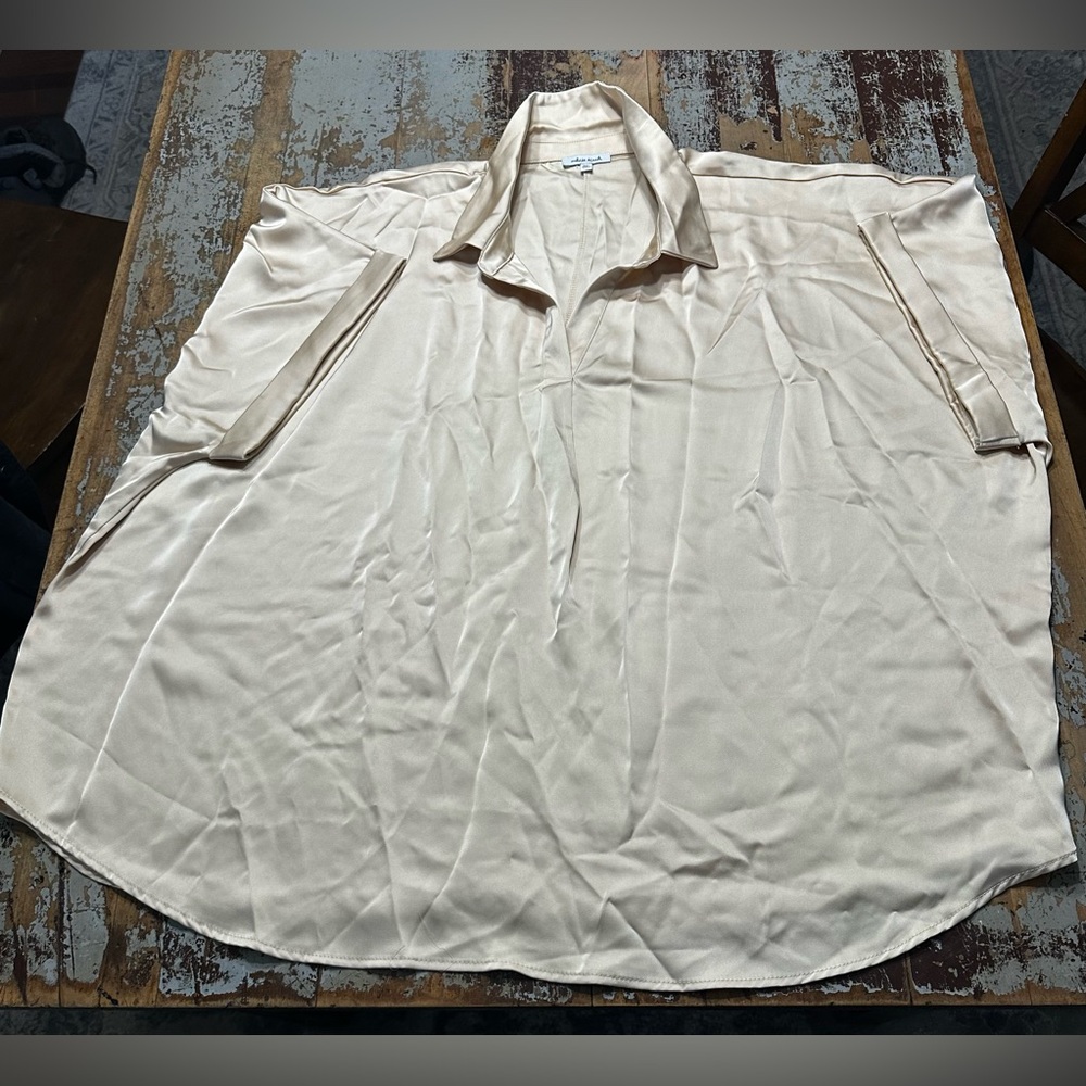 NWT 3XL White Birch Boxy Flowy Champagne Satin Top- Sooo pretty! 🤩
